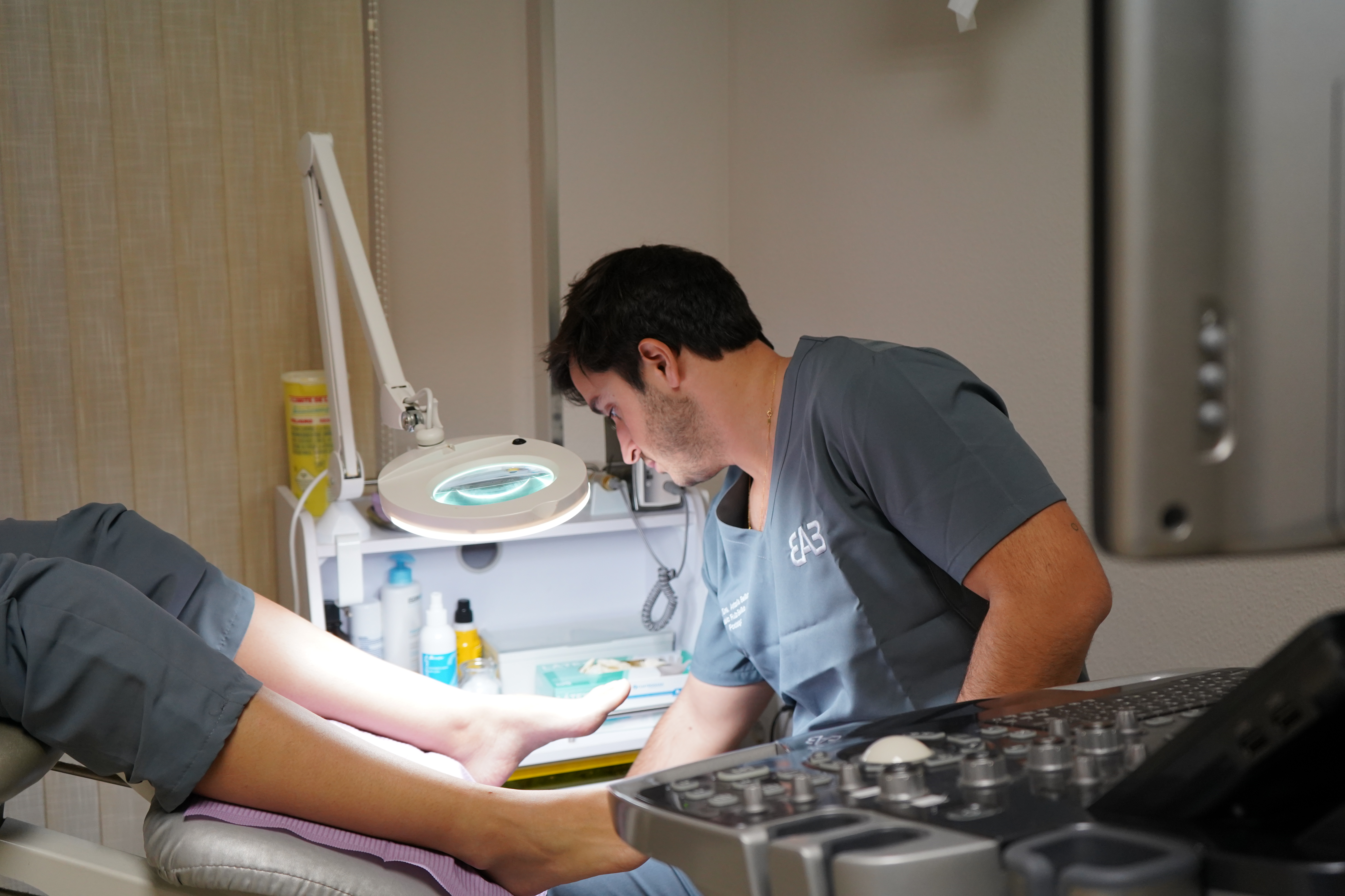 Tratamiento de quiropodología en clínica Bellido Paradela Córdoba